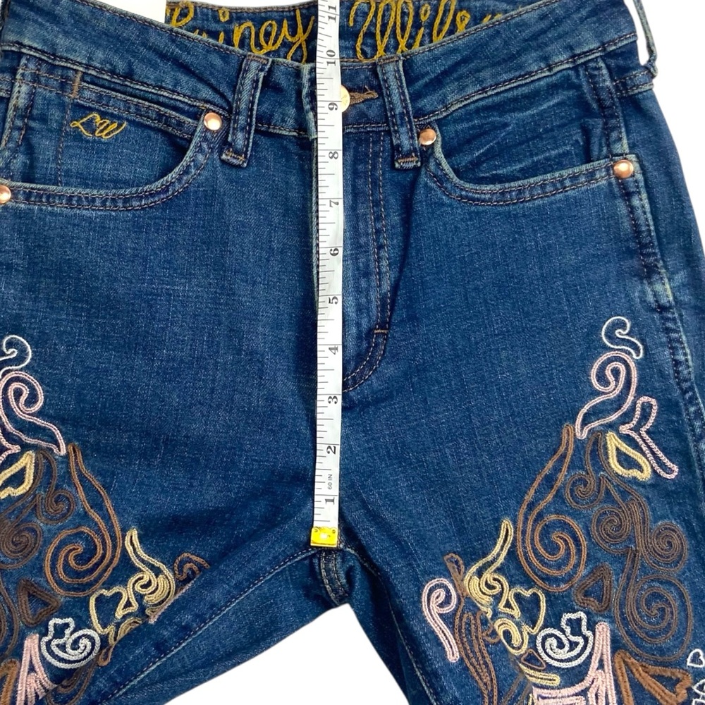 NWT Wrangler x Lainey Wilson Wildflower Embroidered Jeans Bell Bottom 25 - Picture 10 of 15